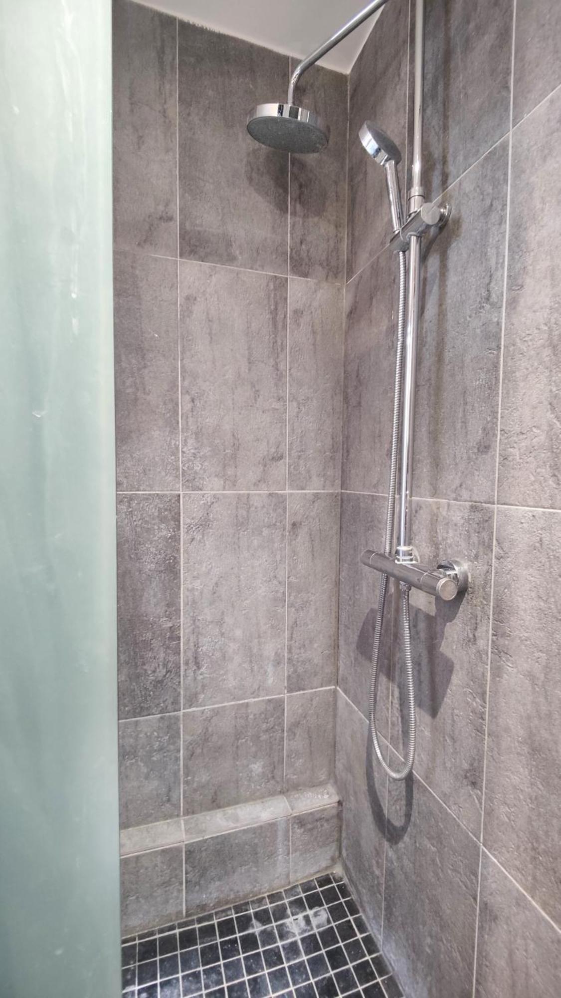 L'Ecrin Parisien - Proche Metro -Direct Paris - 4 Personnes Apartment Romainville Ngoại thất bức ảnh